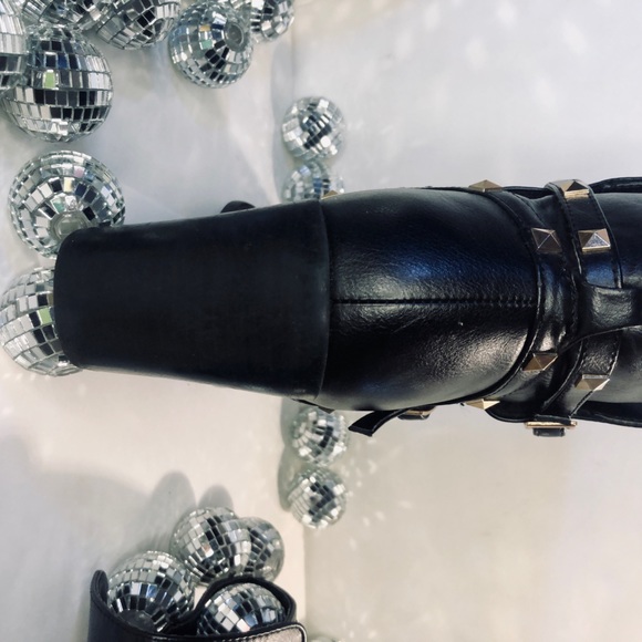 🪩 Studded Heel Bootie. - Picture 10 of 10